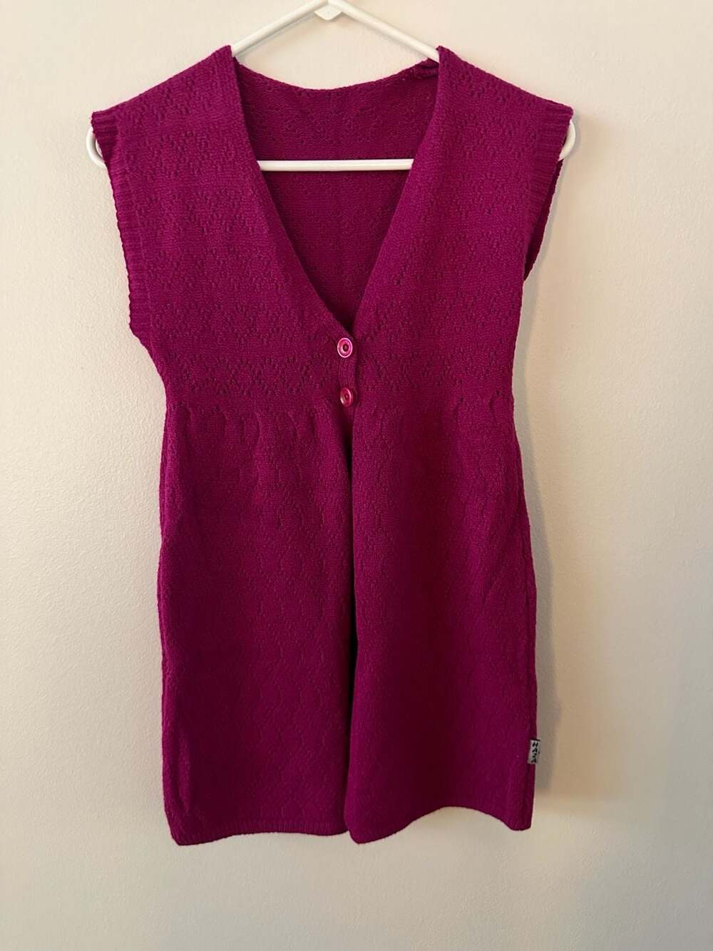 Haza Women's Magenta Pointelle Knit Button-Front Sleeveless Sweater Vest